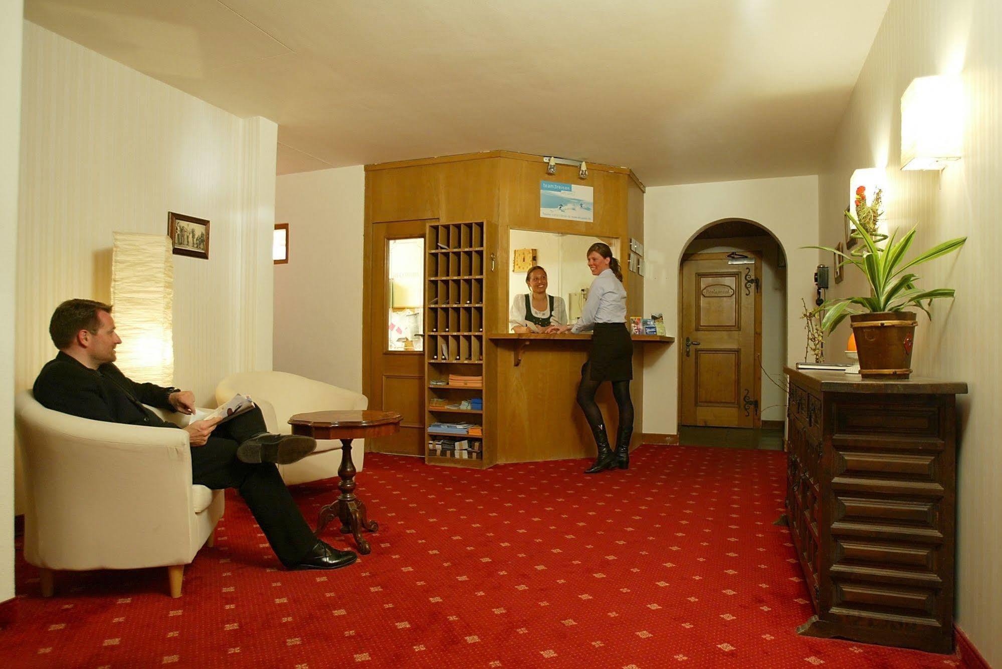 T3 Hotel Surpunt フリムス エクステリア 写真
