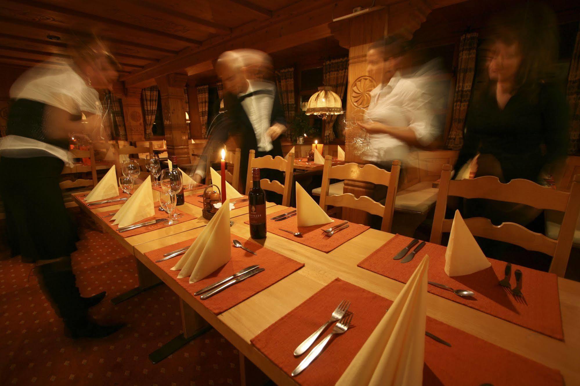 T3 Hotel Surpunt フリムス エクステリア 写真